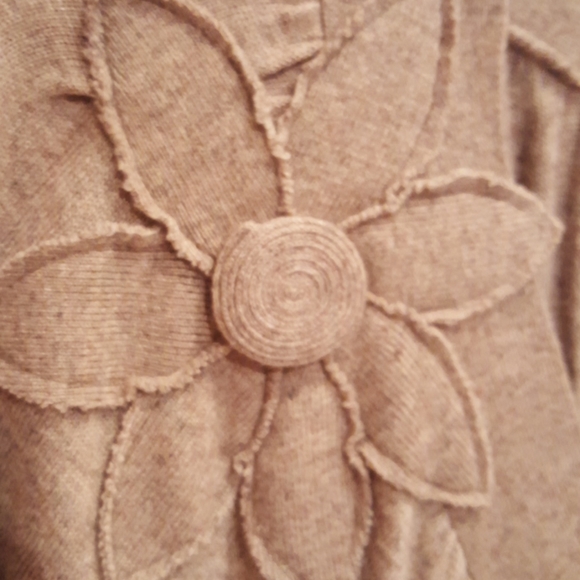 Anthropologie chic knit sweater - Picture 2 of 5